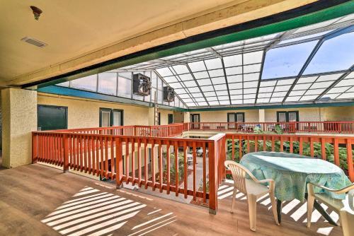Apartamento Luxury Condo With Balcony, Walk To Beaches!