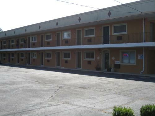 Motel Travel Inn And Suites