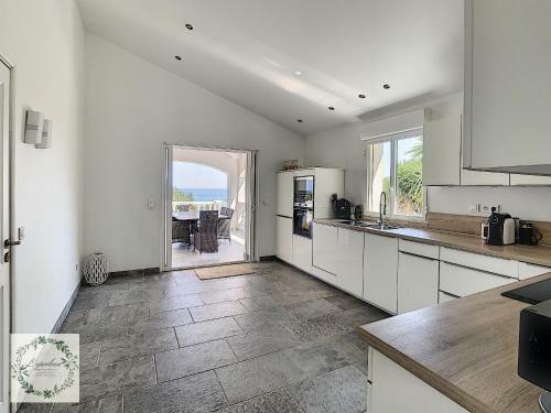 Hotel Seaview Villa Marlau
