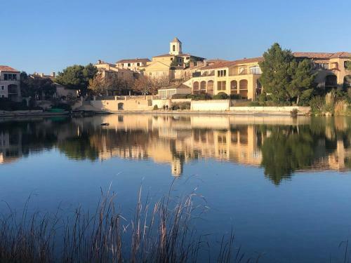 Apartamento Appartement Sur Le Golf de Pont Royal