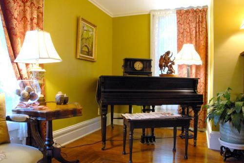 Arbor View House Bed And Breakfast
