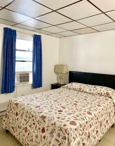 White Caps Motel
