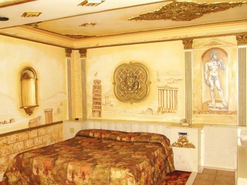 Gallery Holiday Motel