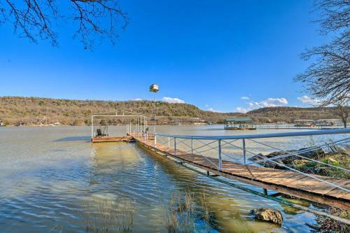 Spacious Family Home On The Water And Boat Dock