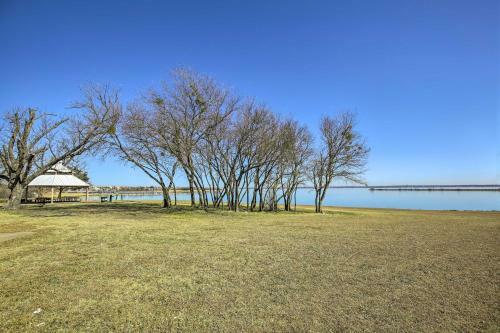 Garland Lake House With Yard And Private Pool!