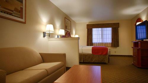 Hotel Best Western Inn & Suites - Henrietta