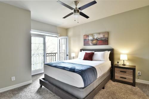 Elegant Stays Corporate Apartment Uptown - Downtown -