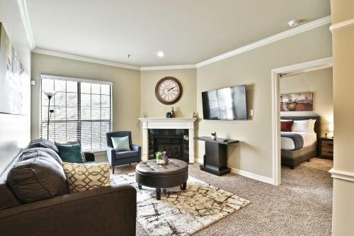 Elegant Stays Corporate Apartment Uptown - Downtown -