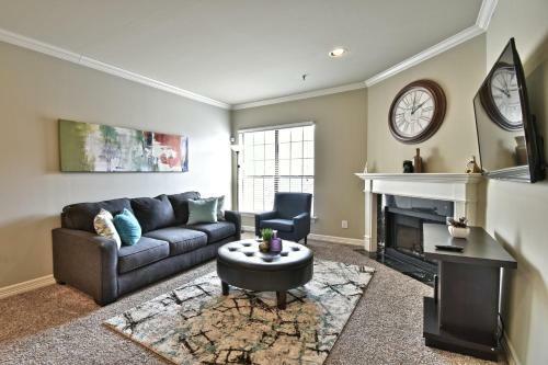 Elegant Stays Corporate Apartment Uptown - Downtown -