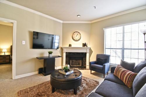 Elegant Stays Corporate Apartment Uptown - Downtown -