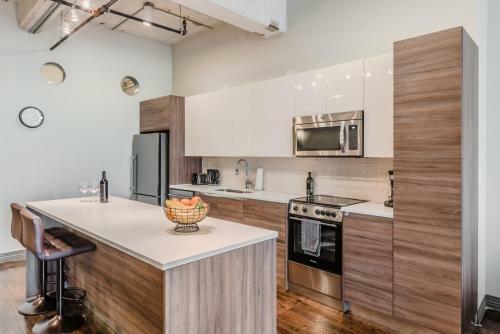 Regal Stays Corporate Apartments - Downtown Dallas