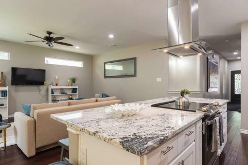 Marvelous 3 Bed 2bath By Bishop Arts Downtown