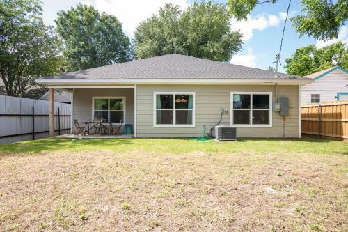 Marvelous 3 Bed 2bath By Bishop Arts Downtown