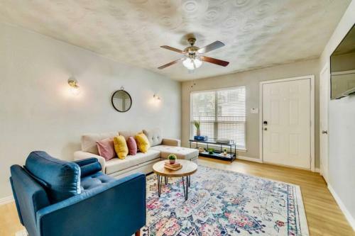 Urban Relaxation 2 Br Apartment