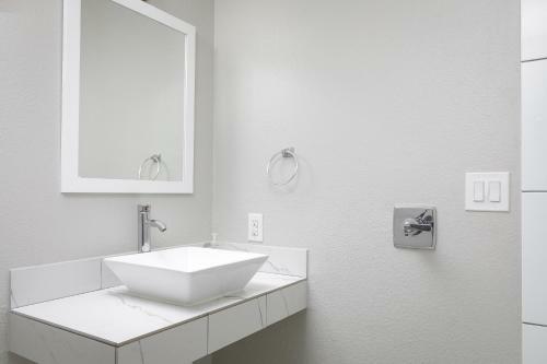 Apartamento 735 W 10th St