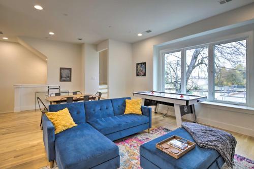 Sleek Dallas Townhouse - 5 Miles To Downtown!