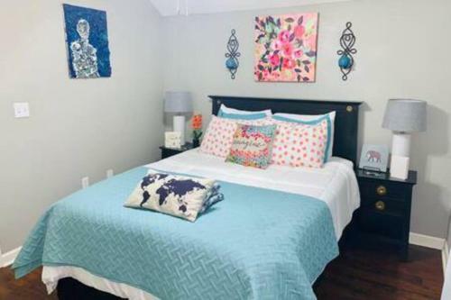 Witte Wonderland - Separate Garage Apartment!!
