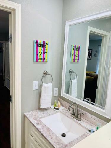 Witte Wonderland - Separate Garage Apartment!!