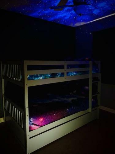 Divine 3bd/2ba + Lake, Firepit, Trampoline & Gym