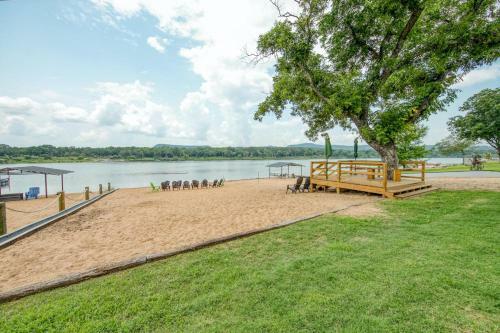 River Oaks Lookout - Unit A