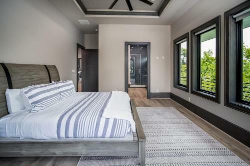 Wake And Roll Plus - The Ultimate Luxury Lake Lbj Escape