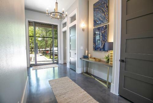 Wake And Roll Plus - The Ultimate Luxury Lake Lbj Escape