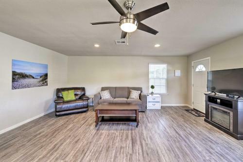 Waterfront Retreat With Dock Access On Lake Whitney!