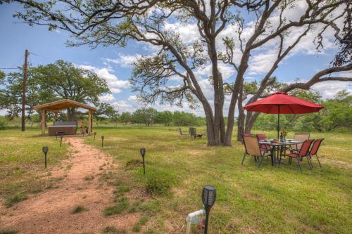 Gorgeous Home Near Wineries With Hot Tub And Fire Pit