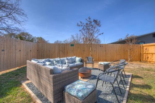 New! Haus With Hot Tub And Fire Pit-near Main St!
