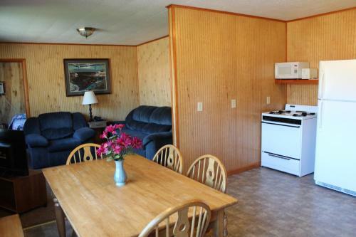 Hotel Flamingo Resort On Lake George