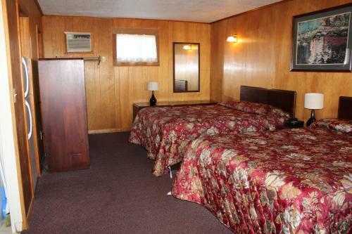 Hotel Flamingo Resort On Lake George