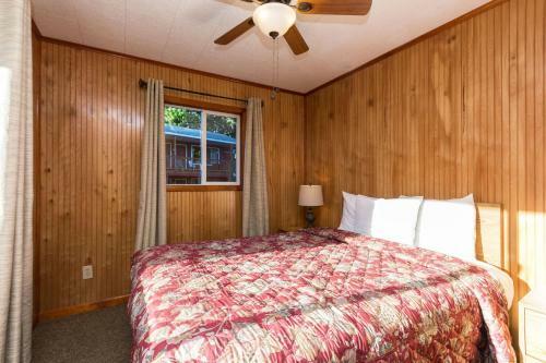 Hotel Flamingo Resort On Lake George