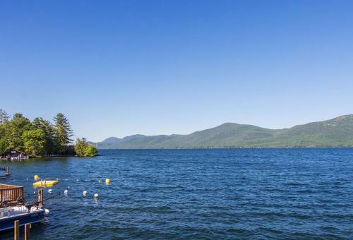 Hotel Flamingo Resort On Lake George