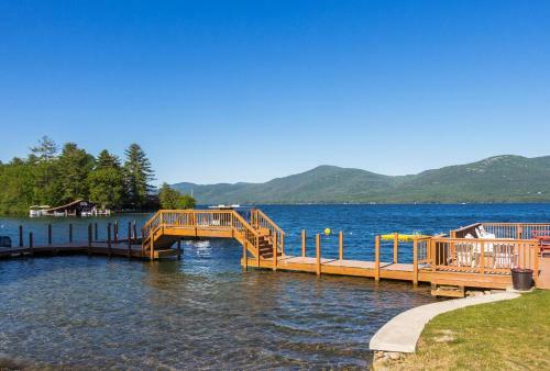 Hotel Flamingo Resort On Lake George