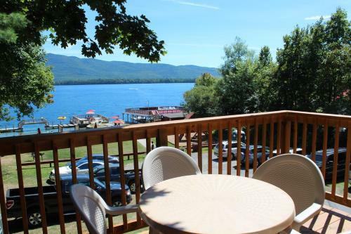Hotel Flamingo Resort On Lake George