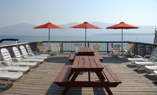 Hotel Flamingo Resort On Lake George