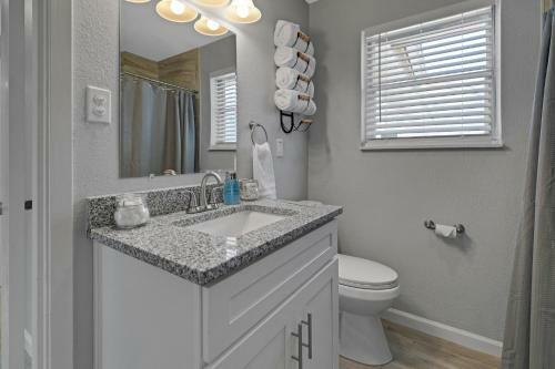 Beautiful Pet Friendly Home In Central Location! Home