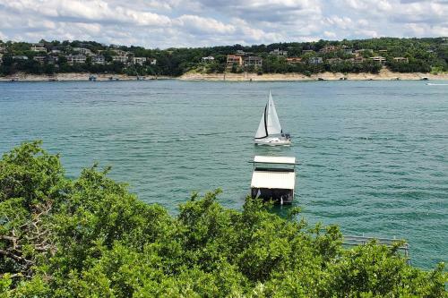 Lakepoint Cove Retreat