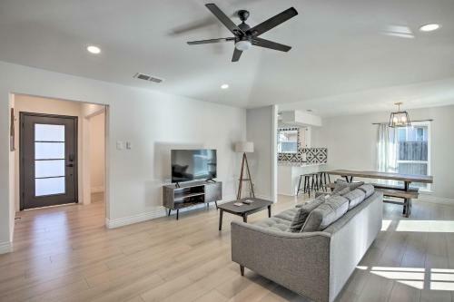 Stunning Plano Home With Private Pool And Hot Tub