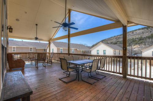 Let's Go Tubing! Awesome House-next To River!
