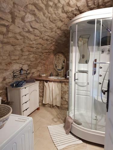 Grange Vout�e Avec Jardin