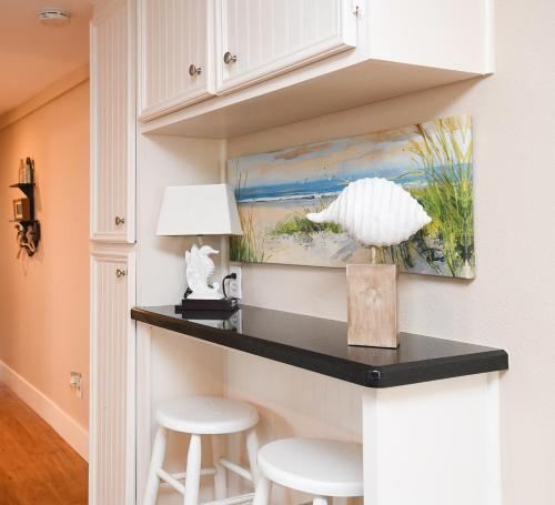 Sugar Shack, Beautiful & Updated, 2 Blocks From Beach, Pet Friendly! | Sugar Shack Lower