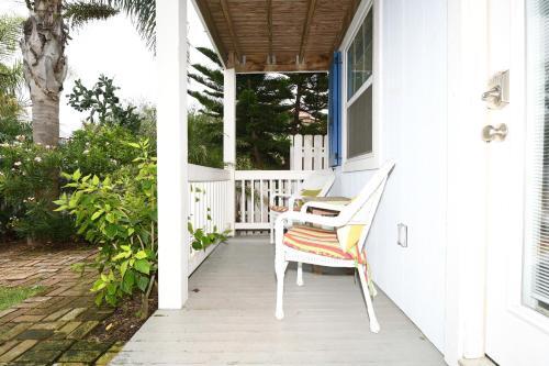 Sugar Shack, Beautiful & Updated, 2 Blocks From Beach, Pet Friendly! | Sugar Shack Lower