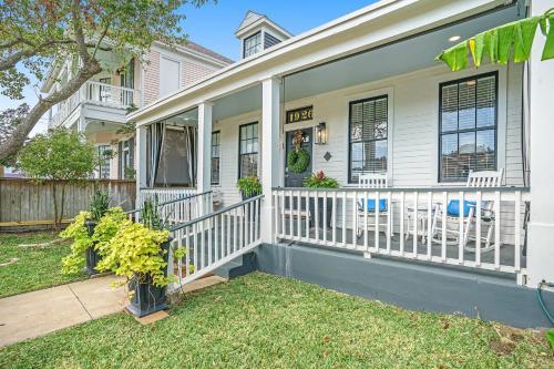 1896 Gulf Coast Cottage