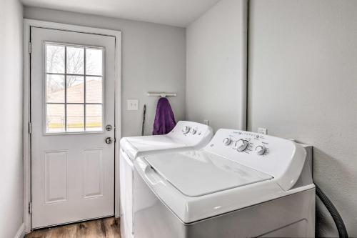 Bright And Airy Galveston Home Less Than 2 Mi To Beach!