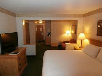 Holiday Inn Express Hotel & Suites Raton