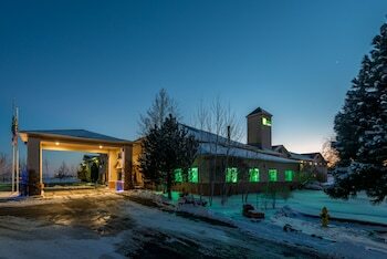Holiday Inn Express Hotel & Suites Raton