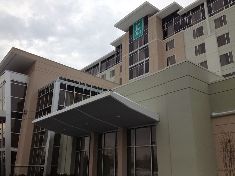 Hotel Embassy Suites - Newark Airport