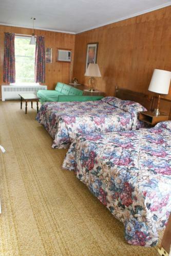 Northern Peaks Motor Inn