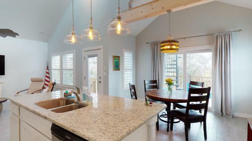 Wa230- Lonesome Coyote Beach House Home